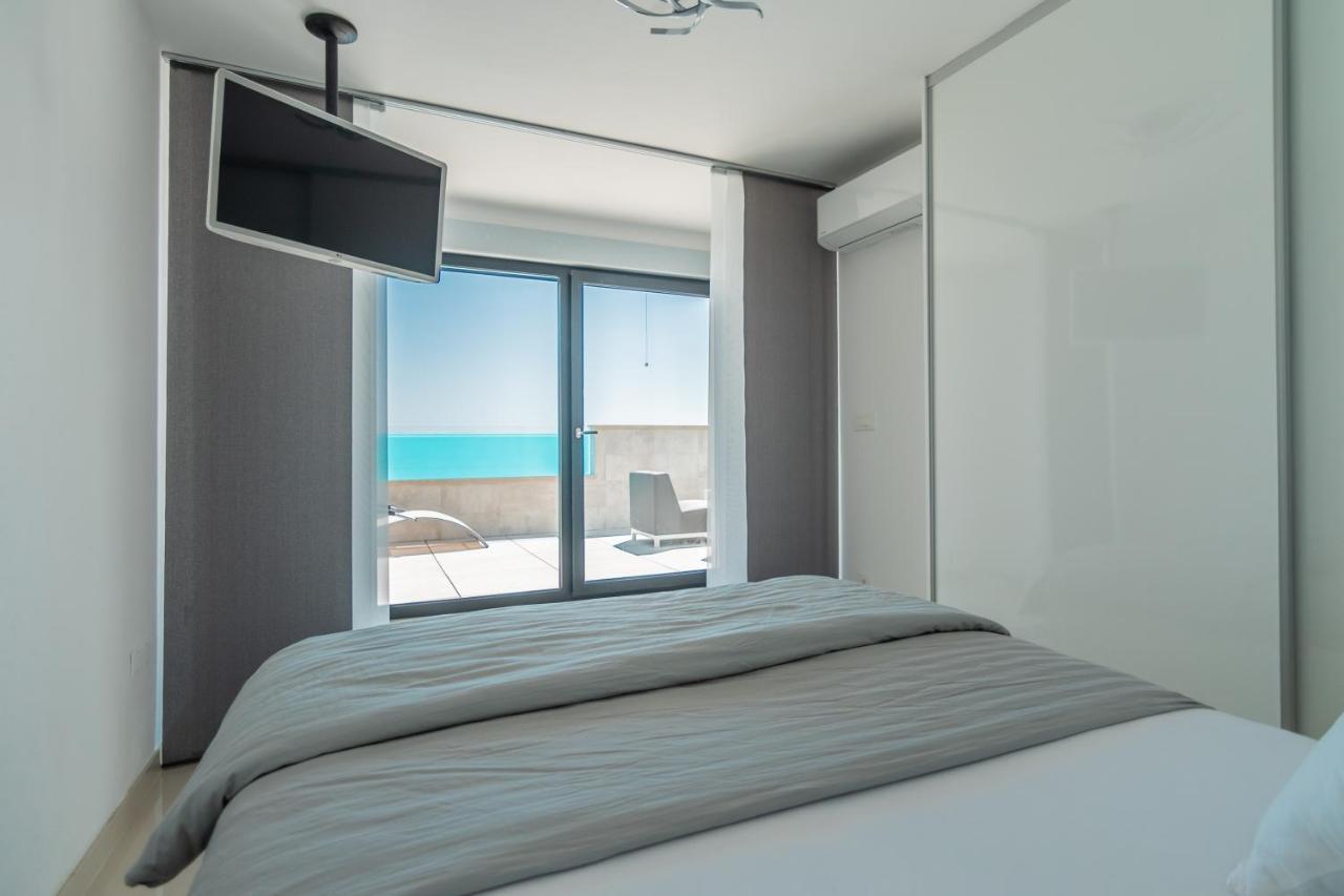 Villa The Boat With Rooftop Pool Матулі Екстер'єр фото