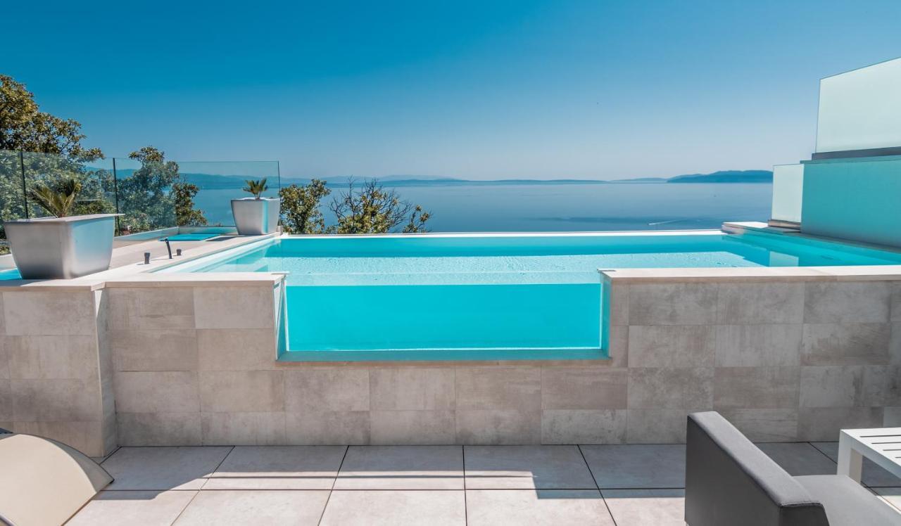 Villa The Boat With Rooftop Pool Матулі Екстер'єр фото